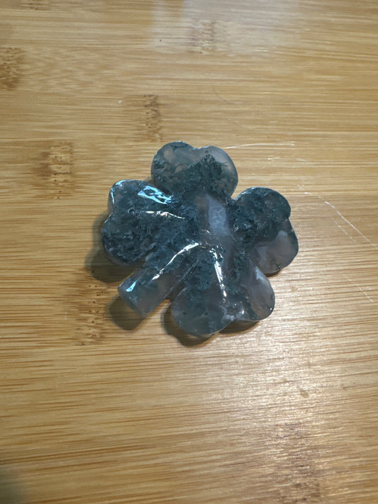 Stunning Moss Agate Lucky Four Leaf Clover Crystal Carving