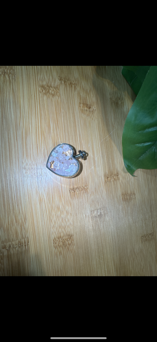 Beveled Glas Heart Pendant with Rose Quartz Chips