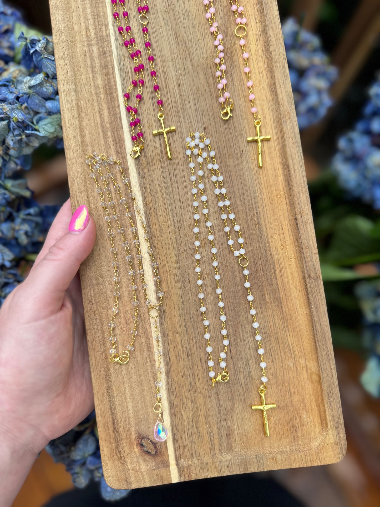 Faceted Natural Stone Lariat Pendant with Crucifix